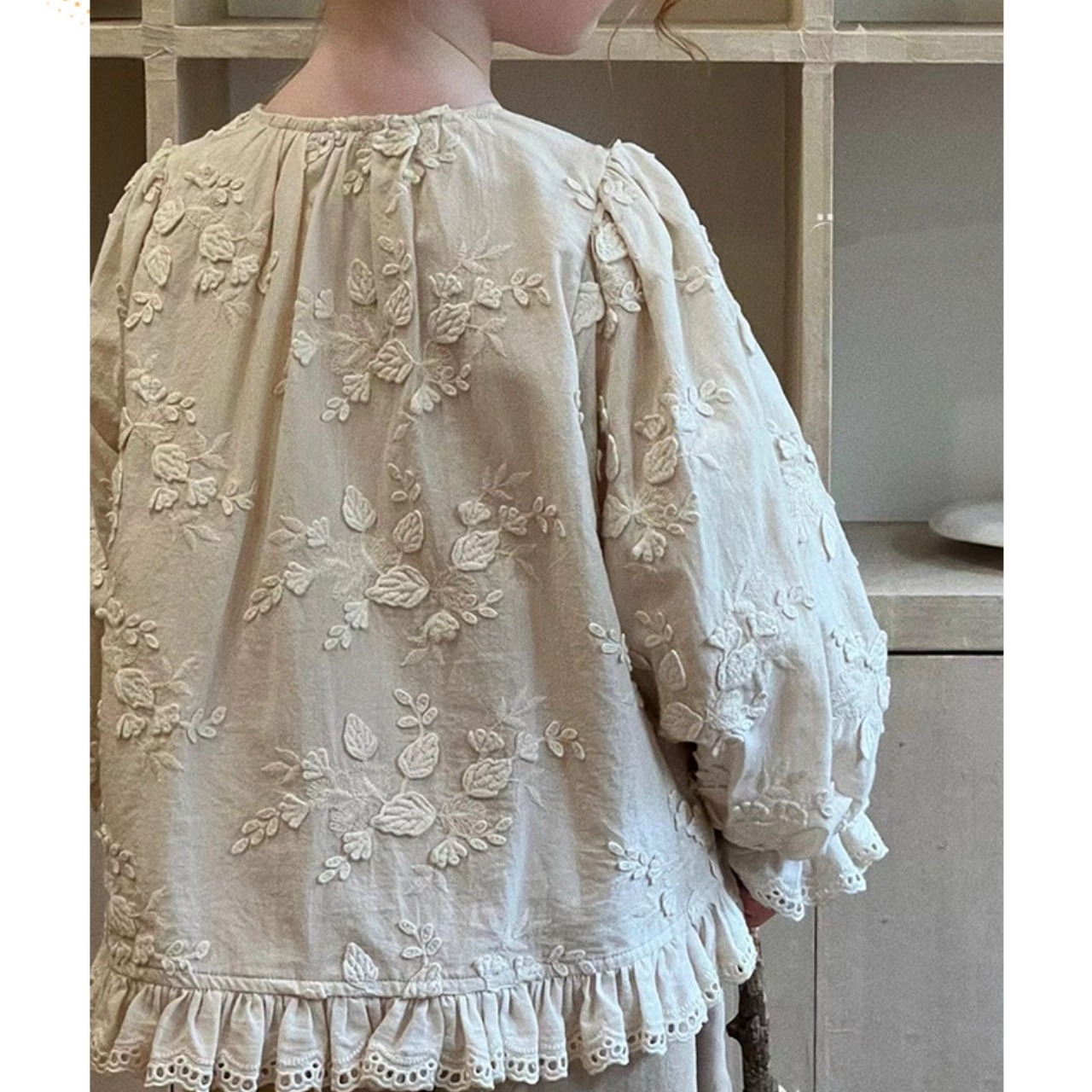 秋花刺しゅうレースブラウス