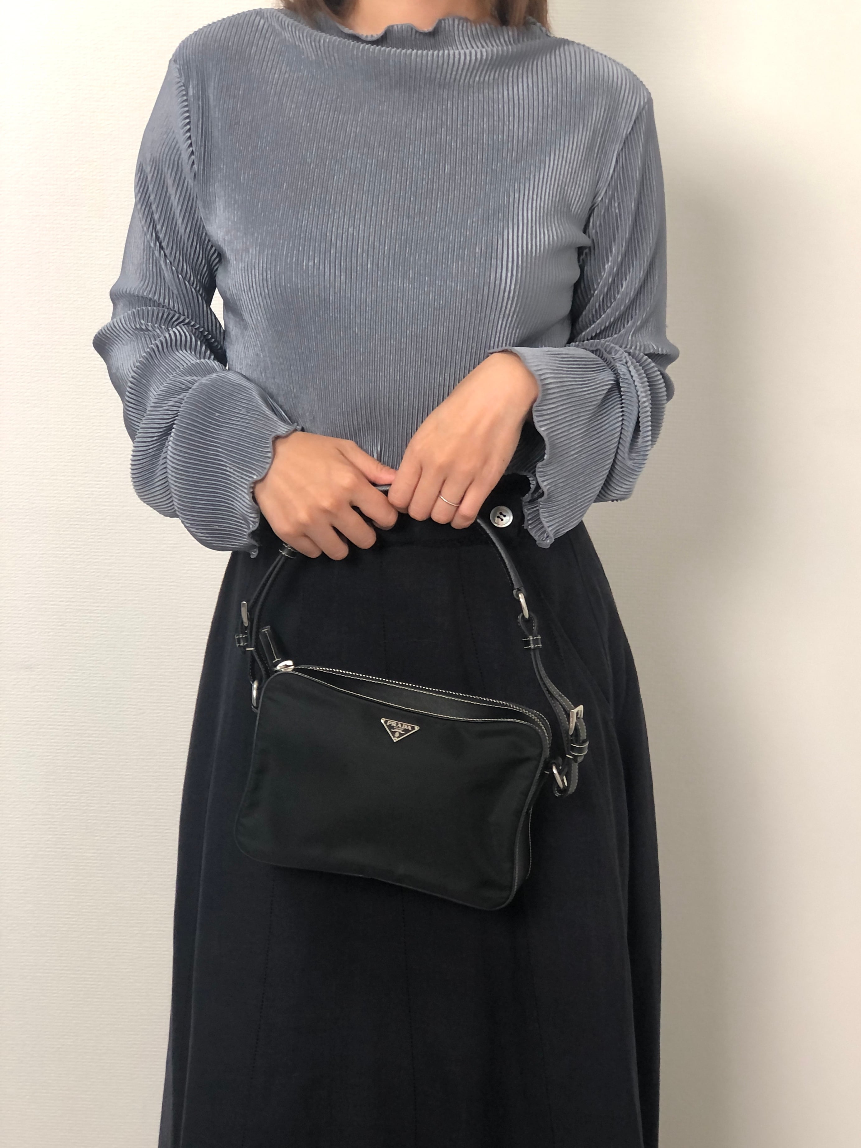 PRADA プラダ ショルダーバッグ ブラック トライアングルロゴ レザー