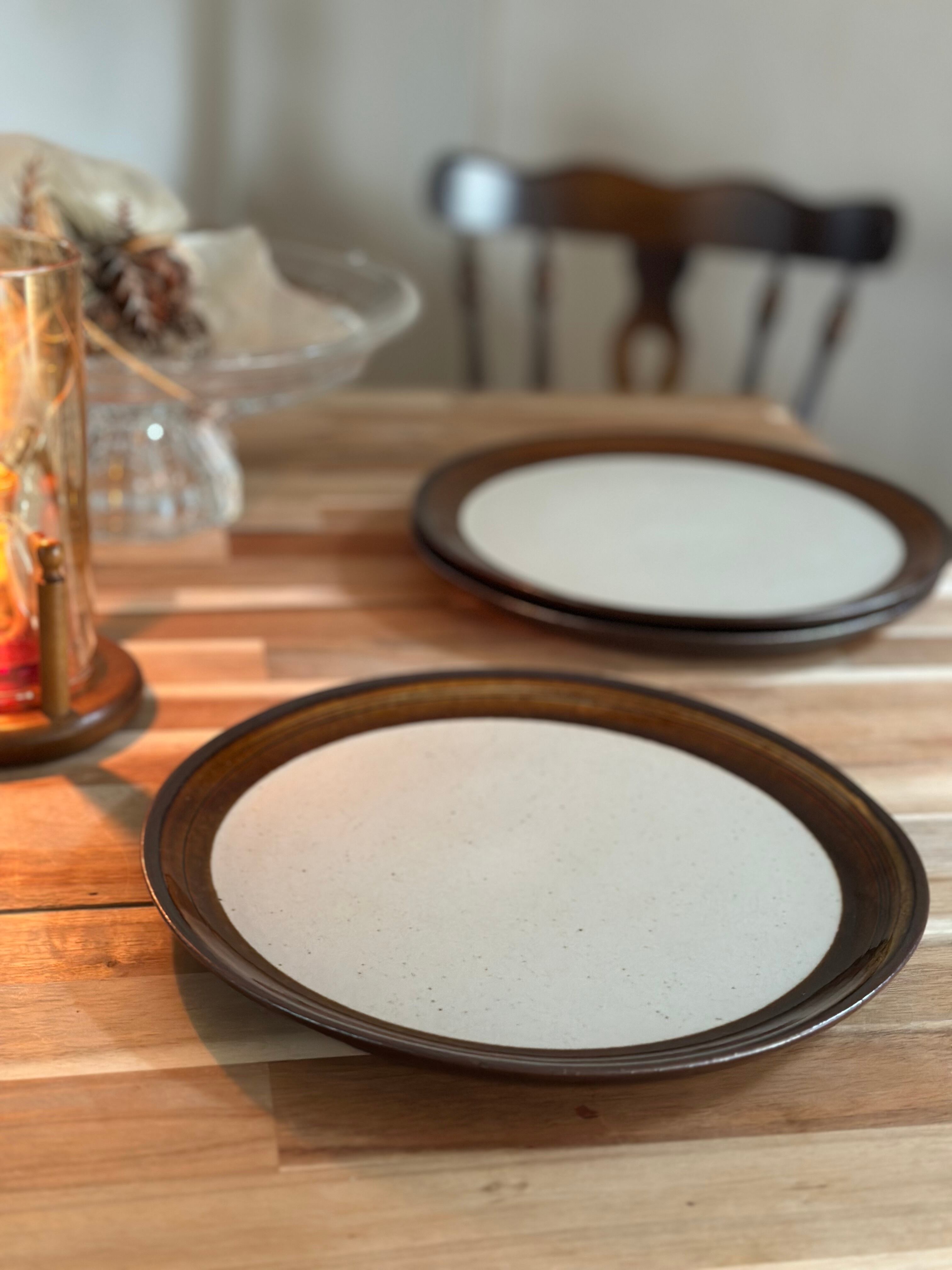 ディナープレート アメ粉引 信楽焼 | 陶器屋カフェつむぎ produced by