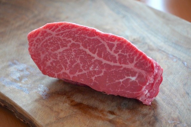 黒毛和牛モモ肉「マルシン」のステーキカット(150g/1枚)