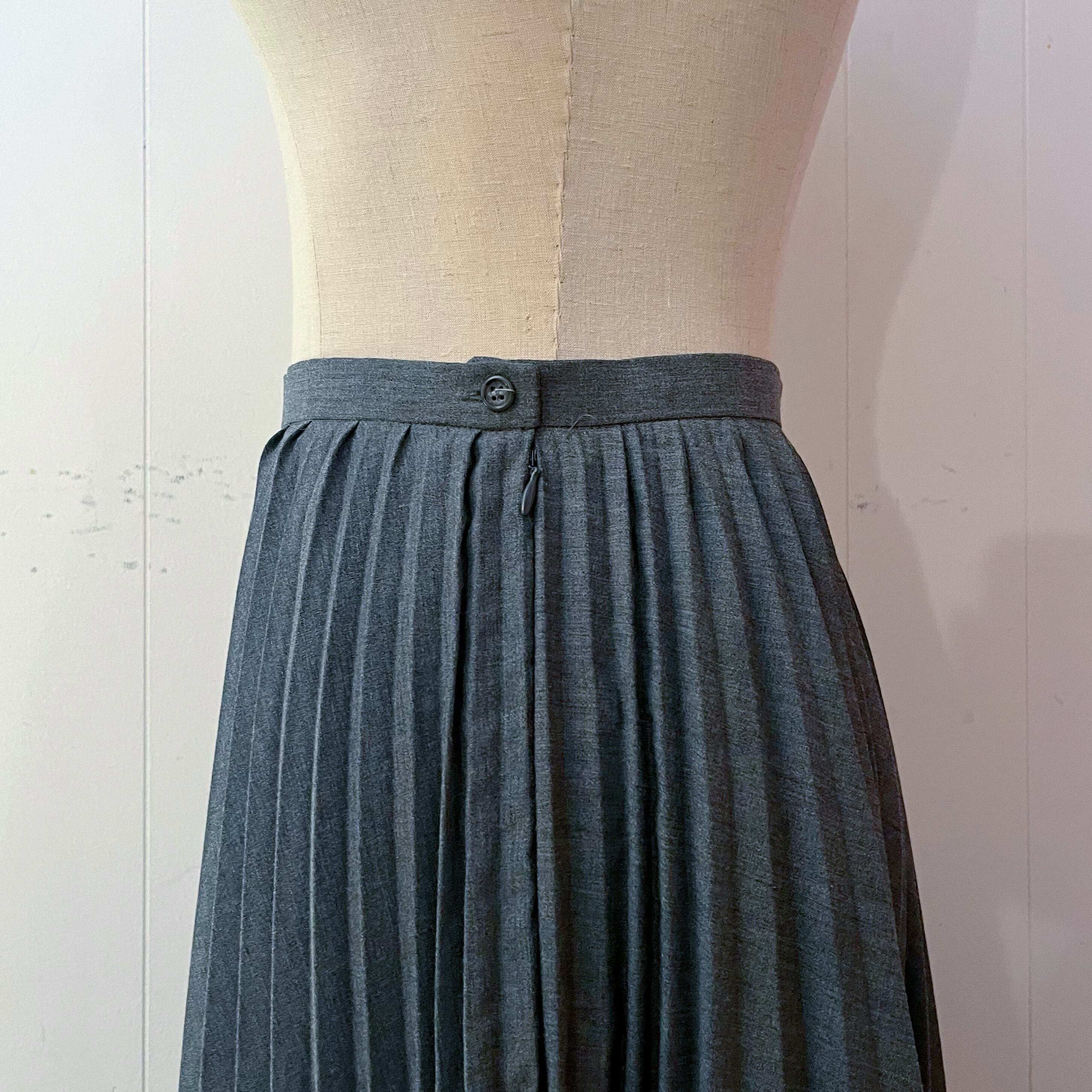 gray accordion pleats skirt