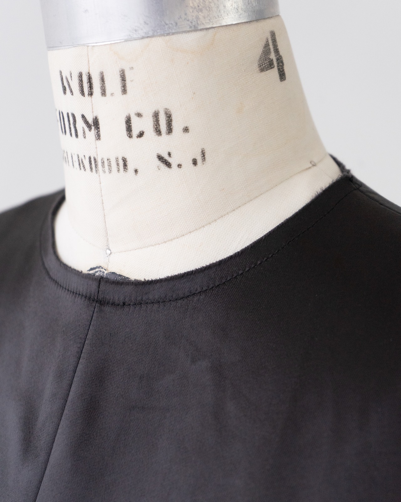 〈CÉLINE by phoebe philo〉Sleeveless Blouse