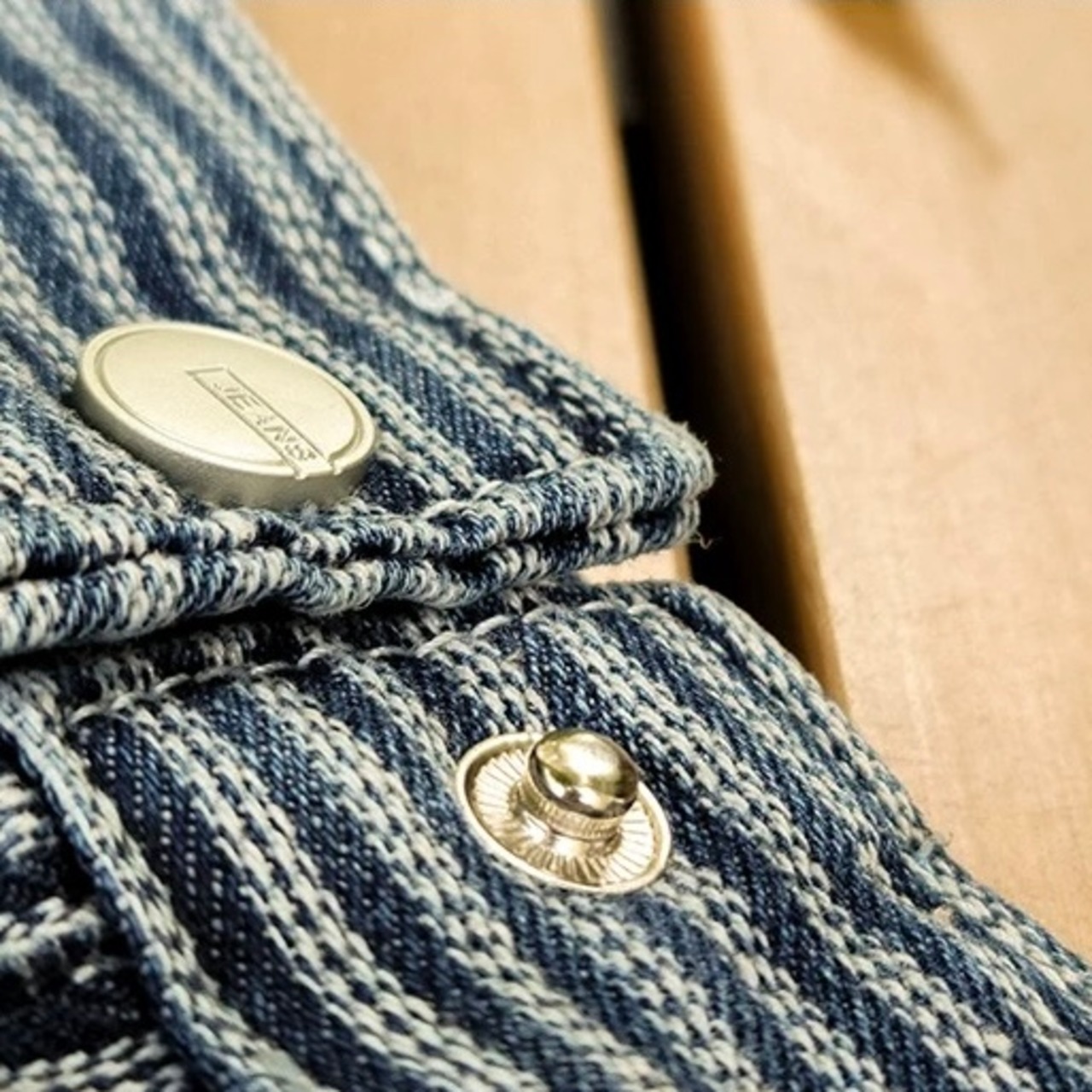 Button-Down Long Sleeve Striped Denim Shirt ◇H0379