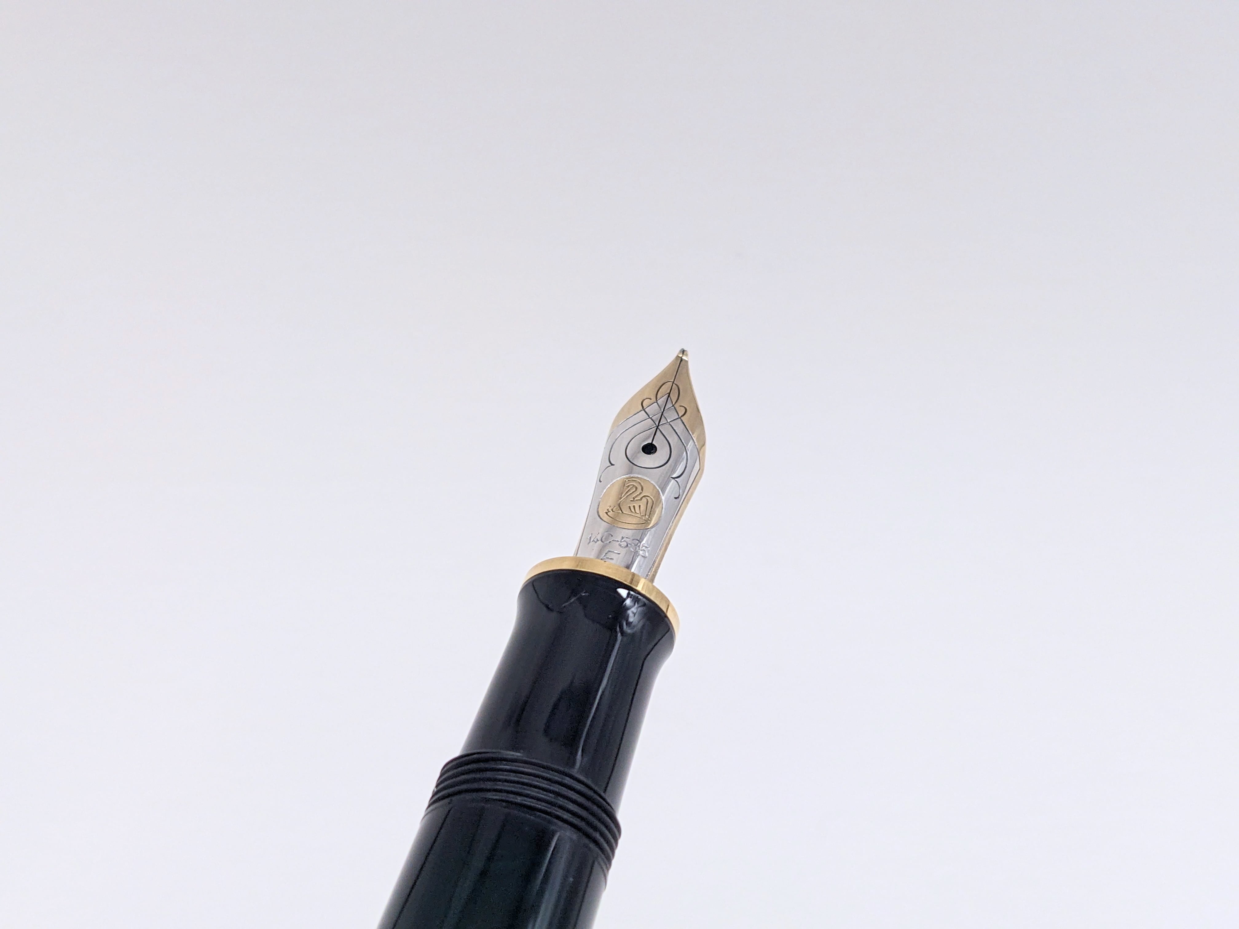 ペリカン スーべレーン M600 ブラック Fニブ 旧型 新品)Pelikan ペリカン 万年筆 スーベレーン M600 ブラック（商品ID