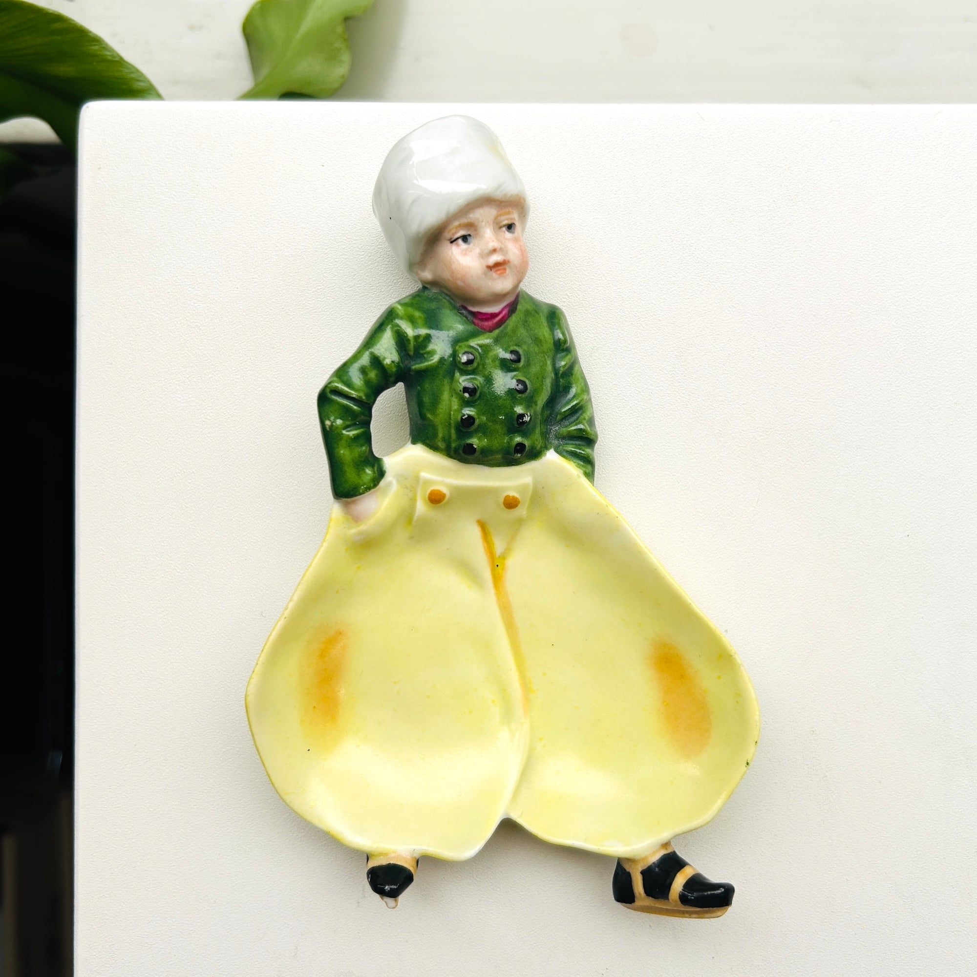 アラビアンBOY フィギュリン小皿・ジュエリートレイ | Milo Antiques