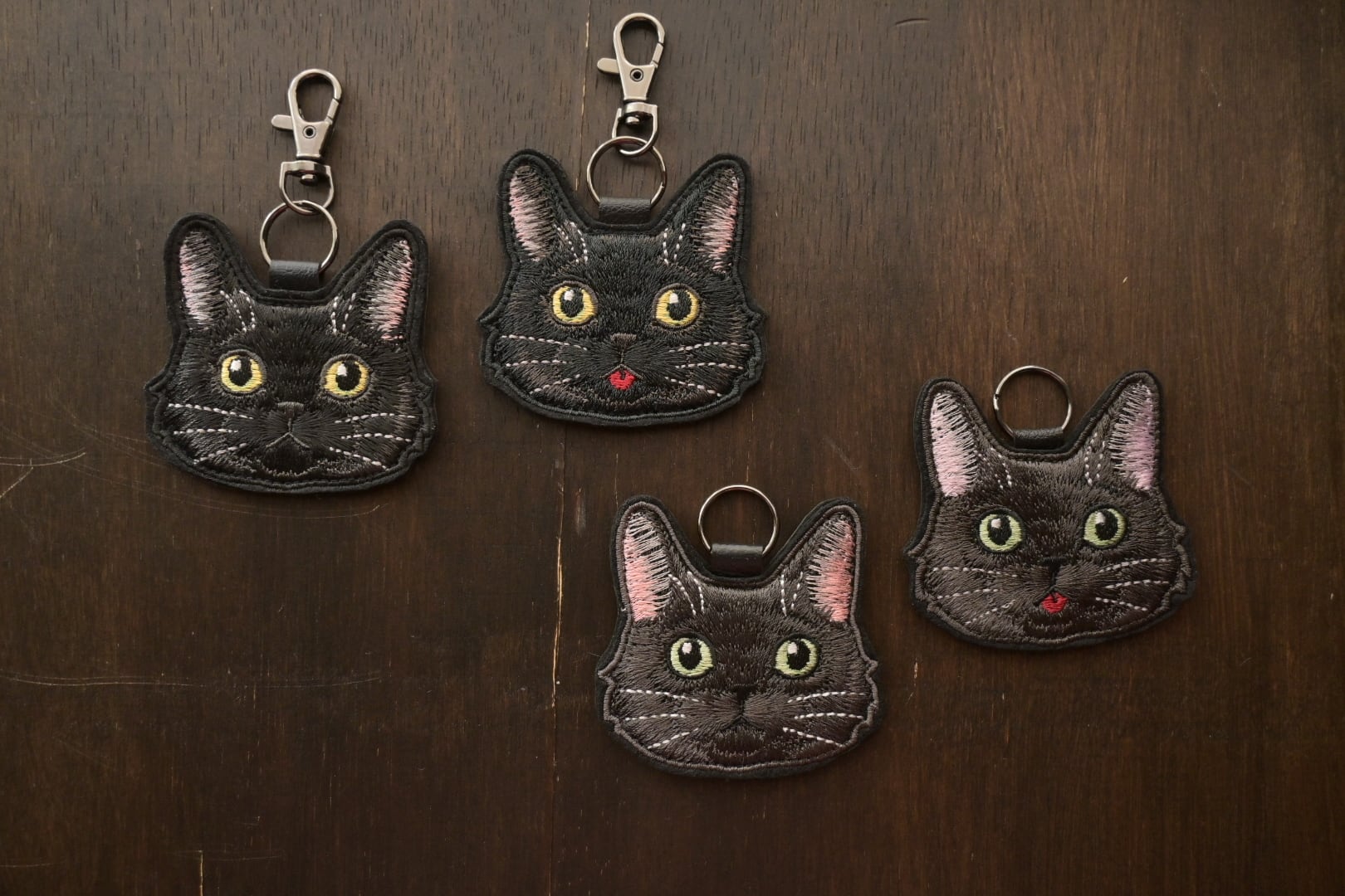 黒とグレーの猫ちゃんキーホルダー【長毛】 | 猫と暮らす洋裁店