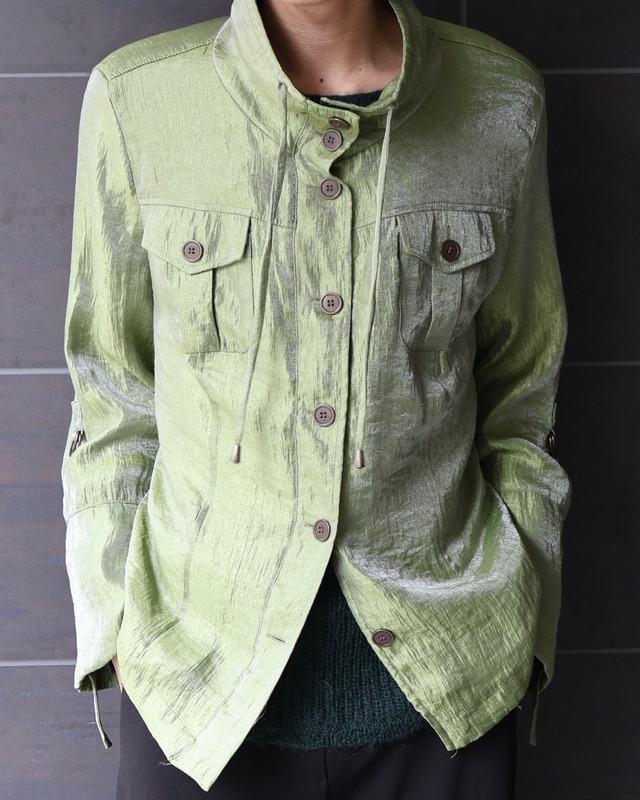 High neck arm buckle jacket