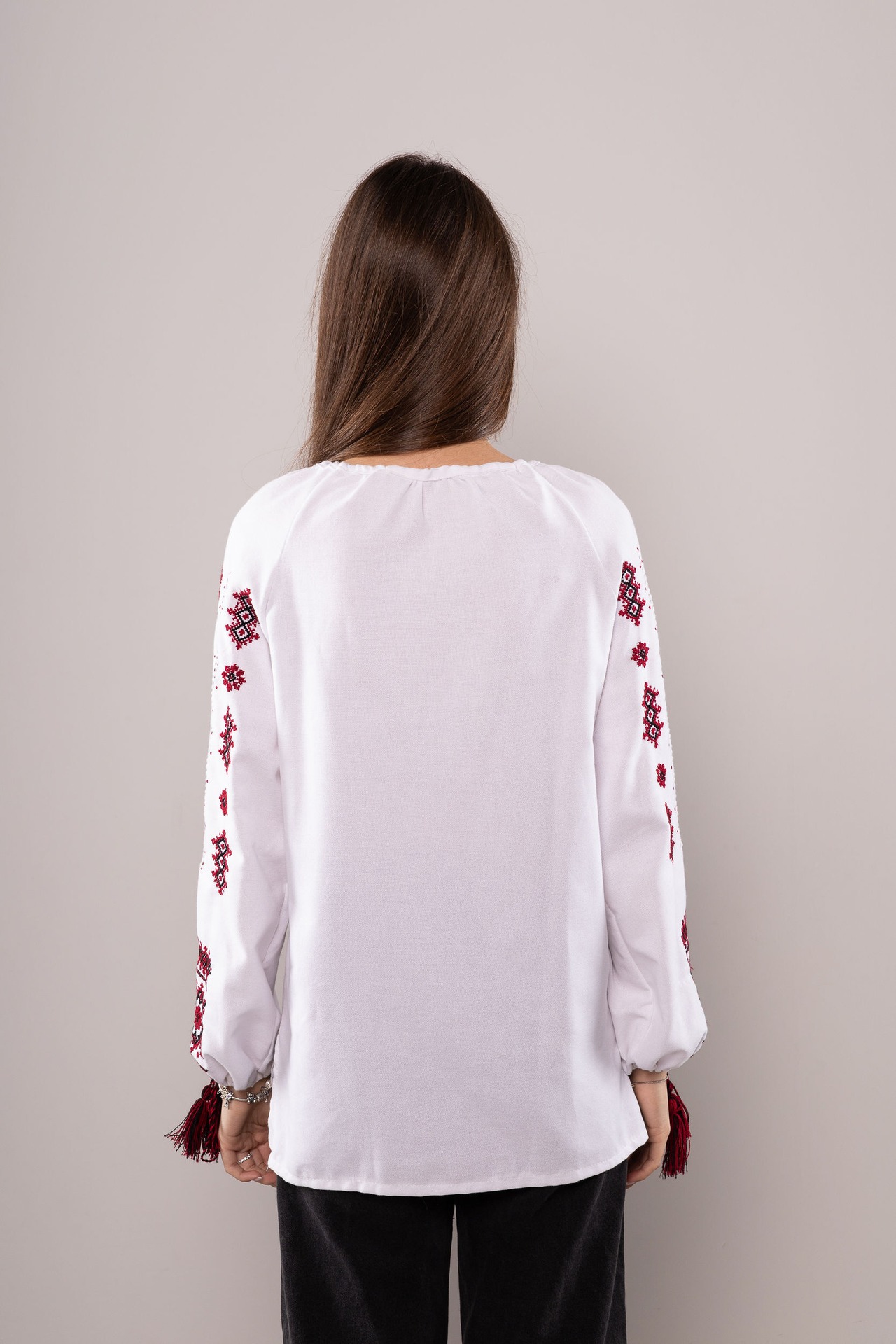 ウクライナ刺繍ヴィシヴァンカ・クラシック　ドニプロ　手刺繍　麻　レディース・フリーサイズ - 13