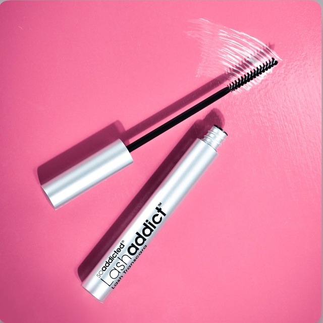 Lashaddict Lash Transcara 日中用のまつ毛トリートメント