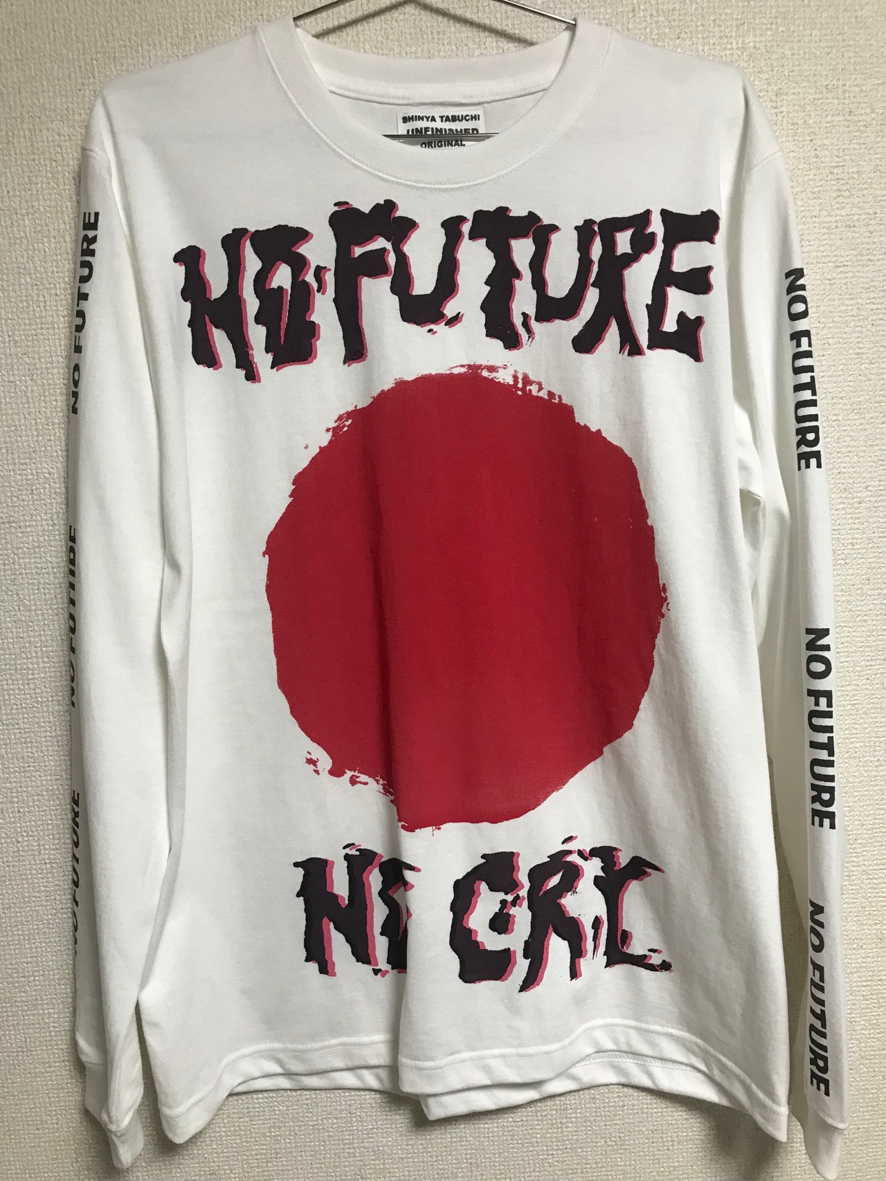 UNFINISHEDNOFUTURETシャツ