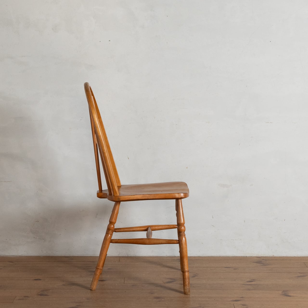 Thistleback Chair / シスルバック チェア 〈ダイニングチェア・デスク