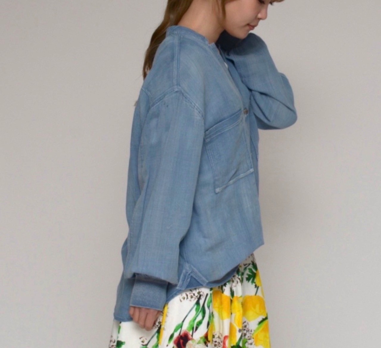 【praia】スキッパーシアーデニムブラウス　LEI2587