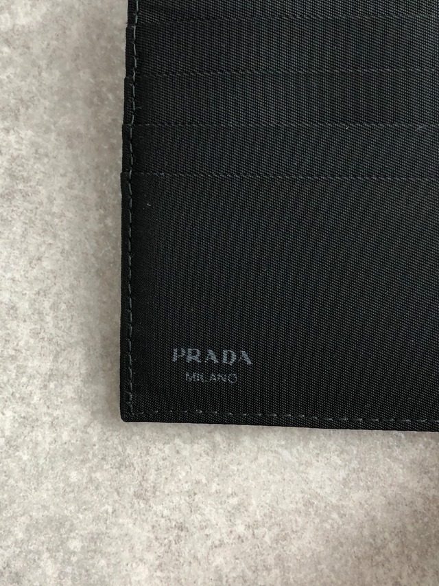 PRADA プラダ 財布 ブラック トライアングルロゴ ナイロン 2つ折り vintage ヴィンテージ オールド 5etdpk