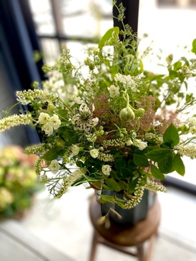 季節のお任せブーケ Lサイズ アヴィニョンの りゅう