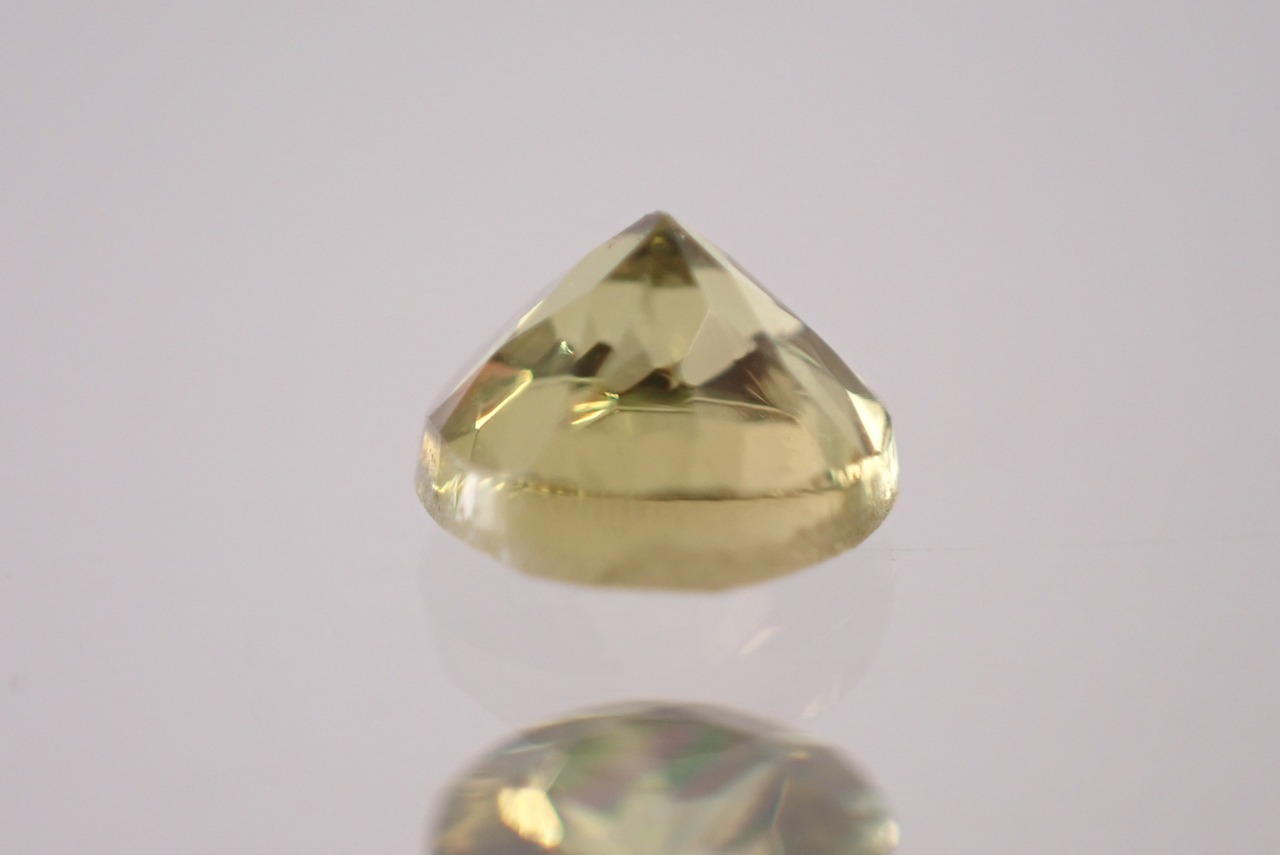ジルコン　0.24ct　 [D9-59]
