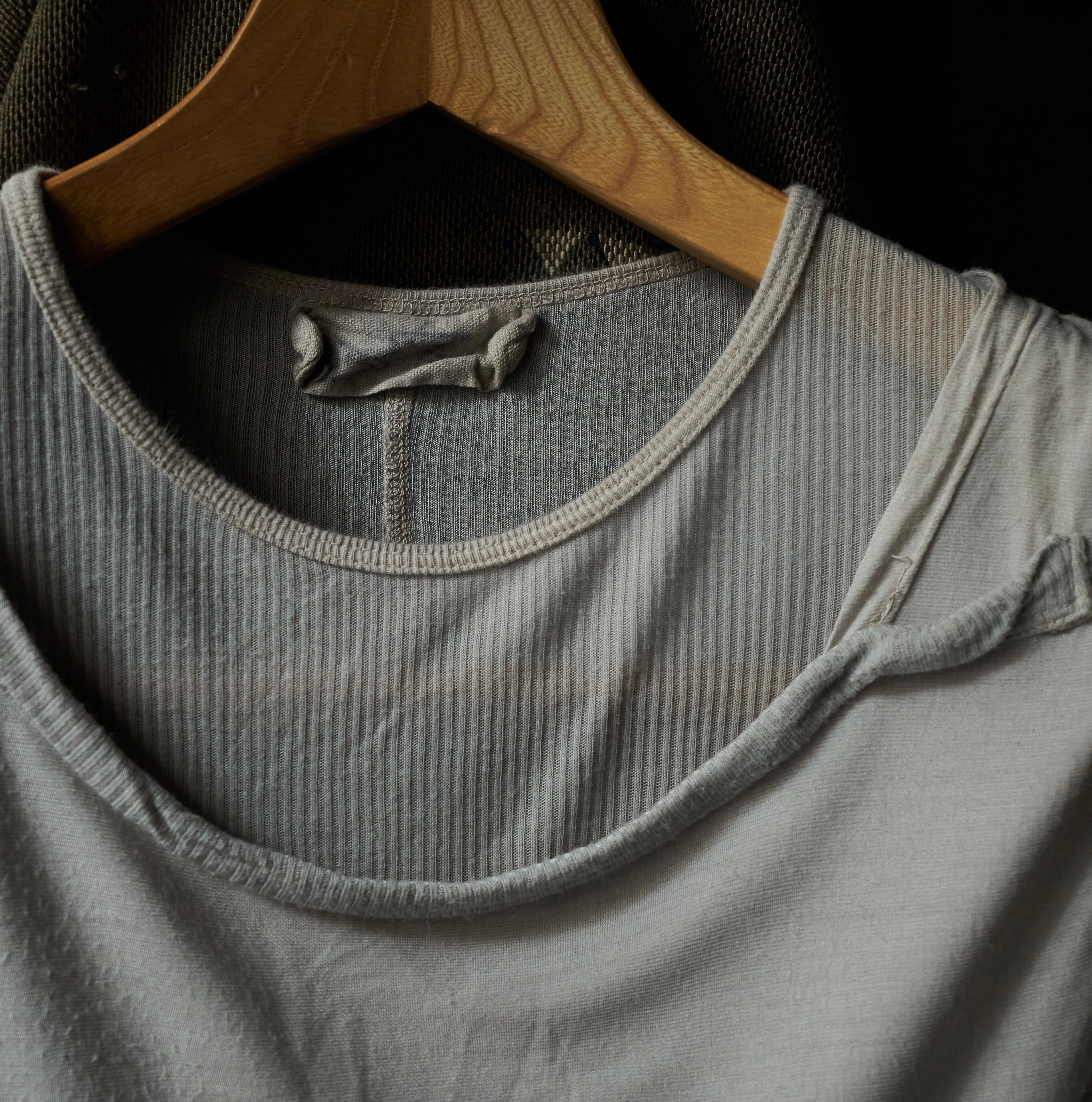 00s Nicolas&Mark ドレープレイヤードL/Sトップ NiCOLAS & MARK Layered docking pattern T-shirt | FOLLIEE.