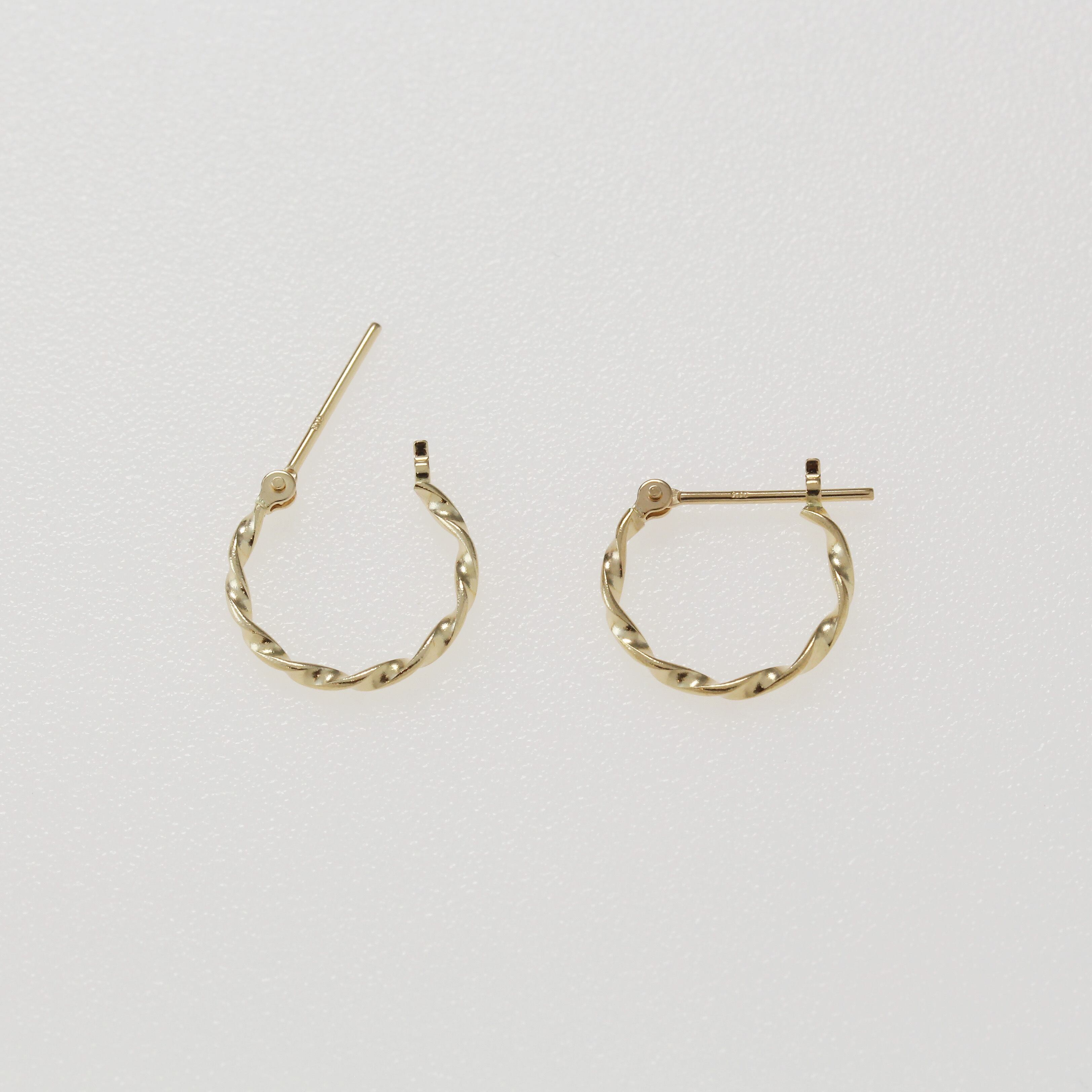 再入荷】K10 イエローゴールド ツイストピアス つけっぱなし No.156