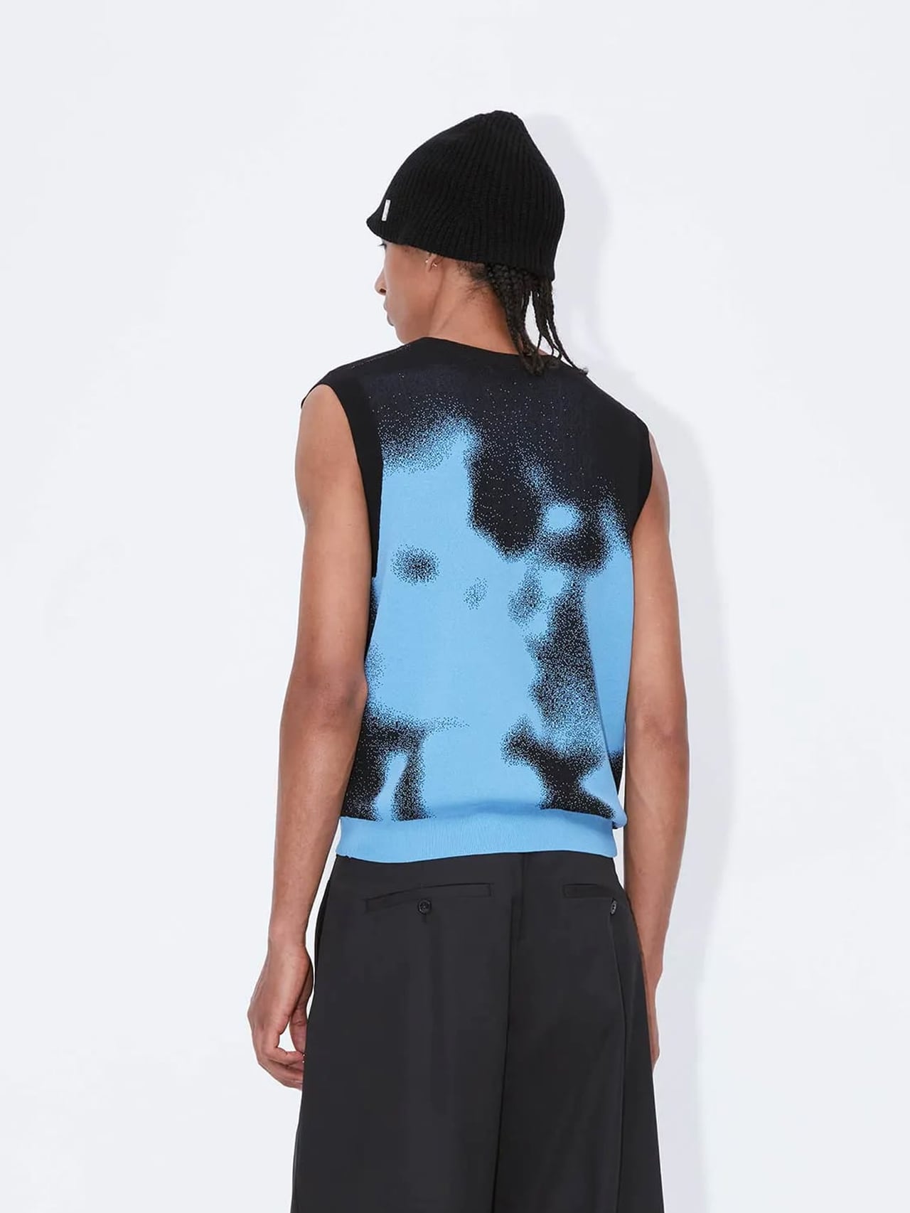UNEEK BASEMNT - Discover independent style.