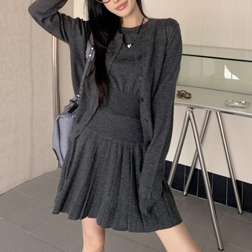 【3点セット】ラウンドネックニットカーデ＋ハーフスリーブトップス＋プリーツミニスカ ・72425