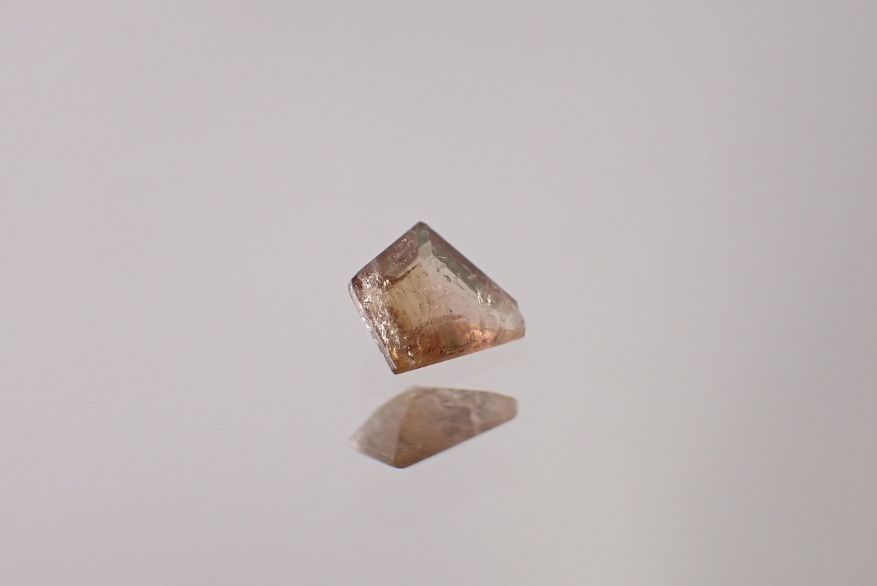 アキシナイト　0.42ct　[C7‐605]