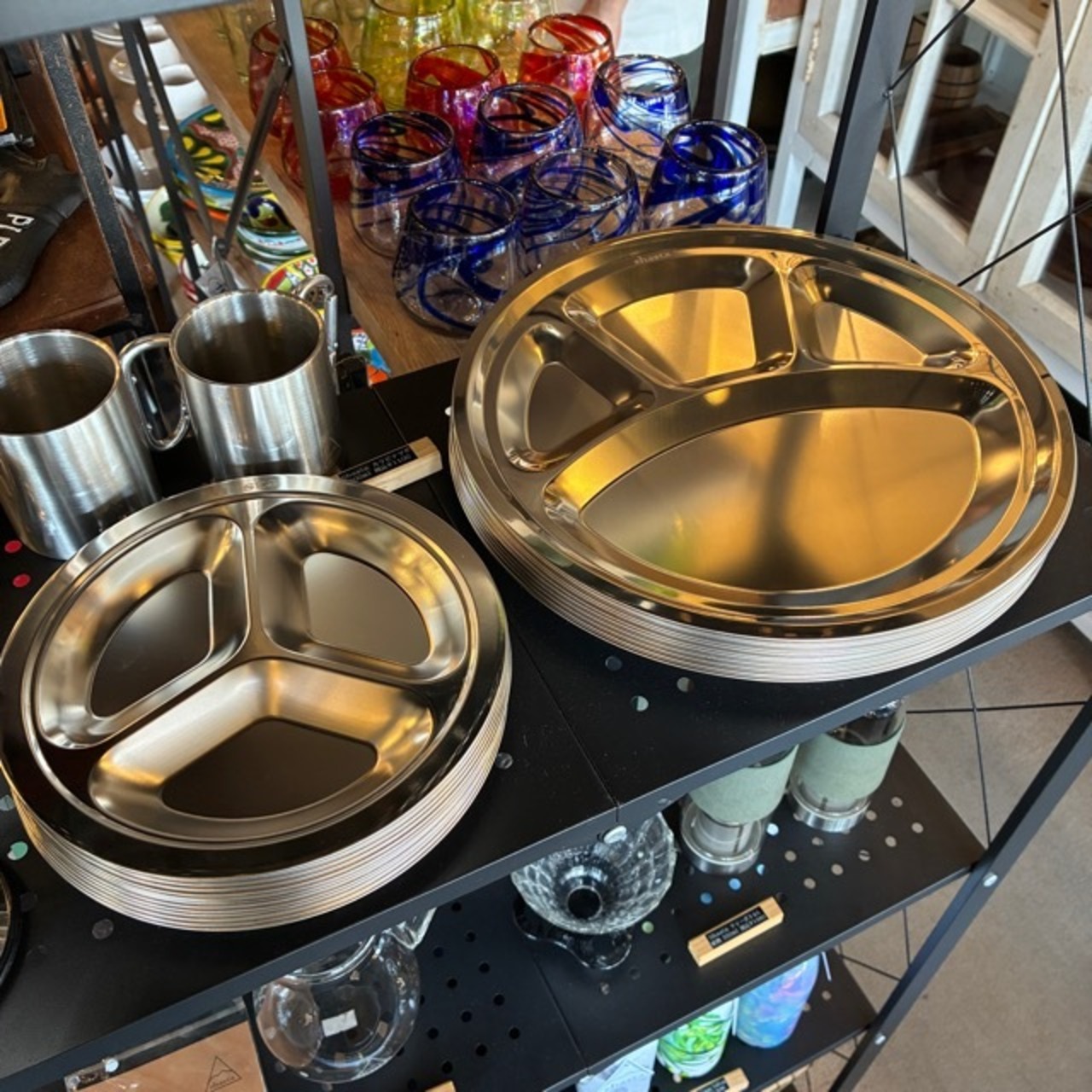 shasta 32cm stainless steel plate / シャスタ ステンレスプレート32cm 皿 軽量 キッチン アウトドア キャンプ レジャー ピクニック バーベキュー BBQ 屋外 持ち運び 取り皿 食器 ギフト プレゼント おしゃれ