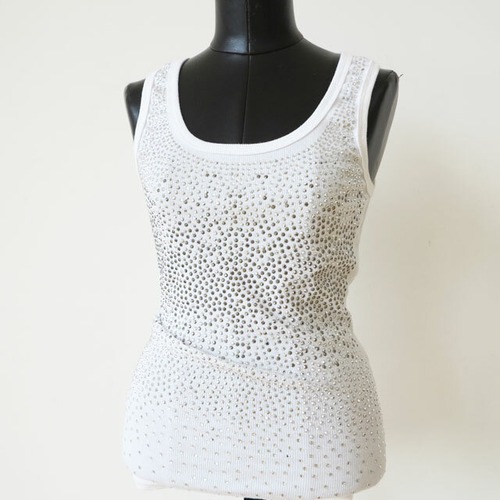 ホワイトシルバースタッヅ付きタンクトップITALY：AMA-140 ¥7,500+tax
