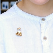 赤い首輪の柴 ピンバッチ