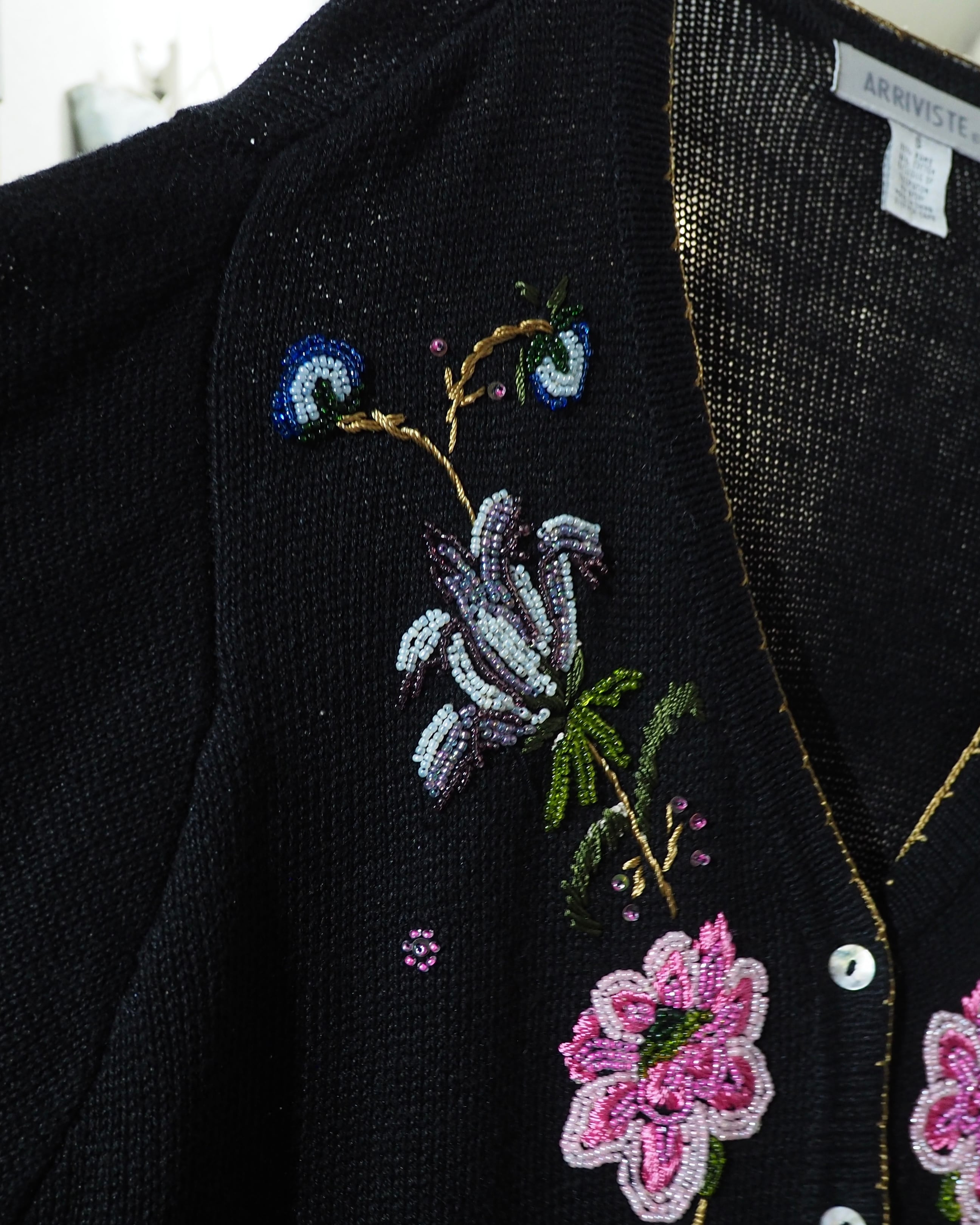 1990s Beautiful Flower Bijou Decoration Vintage Knit Cardigan