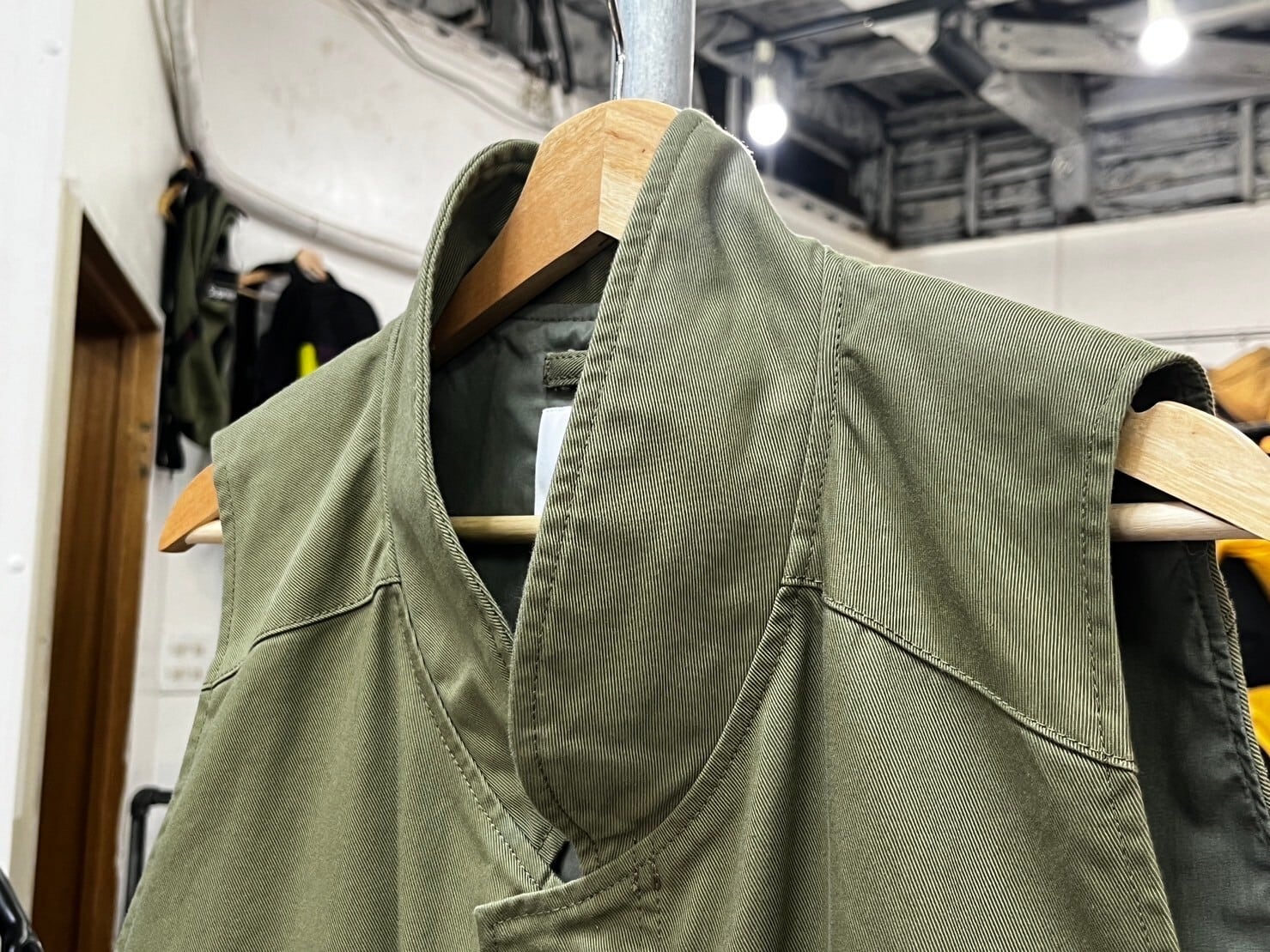 WTAPS REP VEST / COTTON. TWILL OLIVE DRAB 04 211BRDT-JKM03 WTAPS REP VEST / COTTON. TWILL OLIVE DRAB 04 211BRDT-JKM03