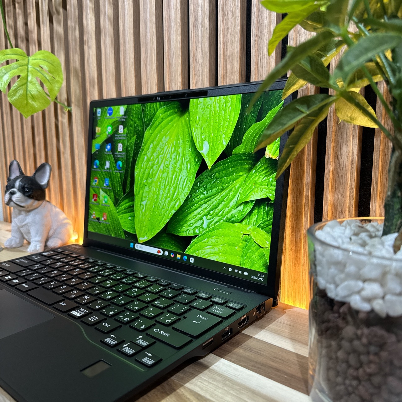 \ 公式ショップ限定価格❣️\ 準美品《2023年モデル》富士通 LIFEBOOK U9313/N 第13世代 メモリ8GB SSD256GBノートパソコン 安心サポート＆3ヶ月保証付き