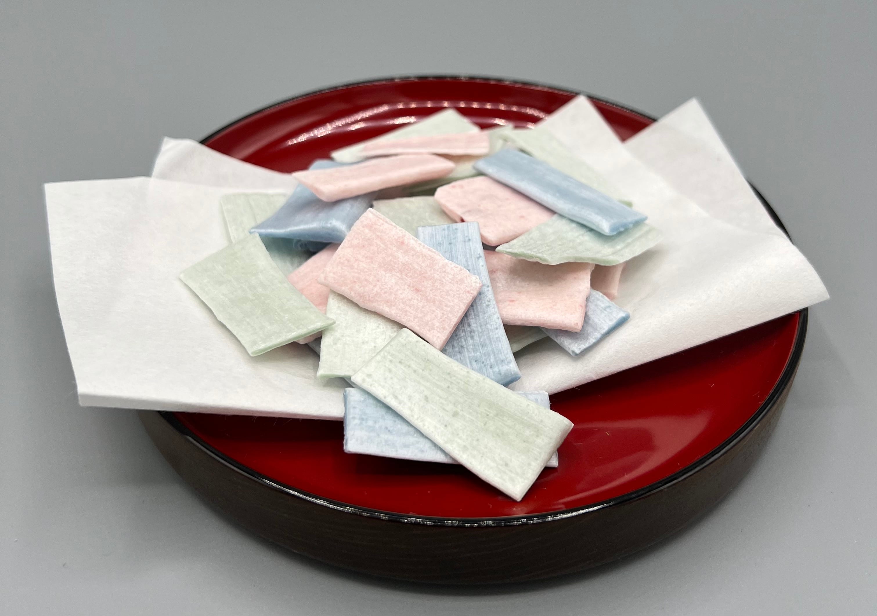 160B 古い 白い 泥めんこ 24点 素焼き おはじき おおいた土産の新定番！ONSEN BAKE】 コレが、たべる”おんせん県