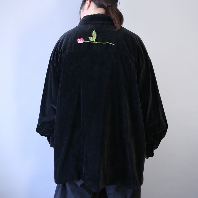 "刺繍" flower pattern crystal decoration over silhouette velours shirt