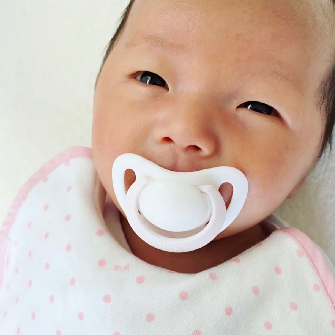 樹脂粘土ベビー　おしゃぶりベビー　ご機嫌男の子 NUK おしゃぶりジーニアス(消毒ケース付)/0-6カ月/ピンク | 北欧ベビー