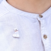 赤い首輪の柴 ピンバッチ