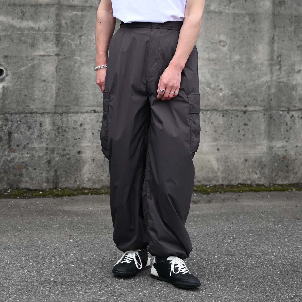 THE DAY QUICK DRY STRETCH T-SHIRT、product twelve、Utility Pantsコーディネート