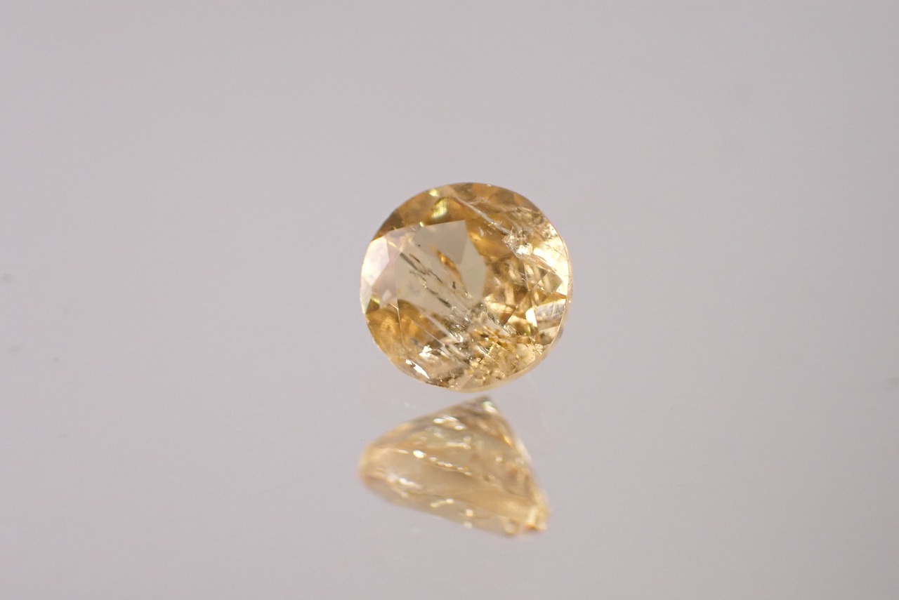インペリアルトパーズ　0.99ct　[E10-15]