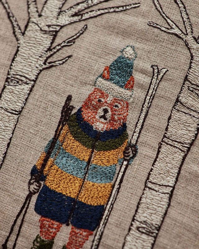 Coral & Tusk クッションカバー Aspen Skiers (30×30)