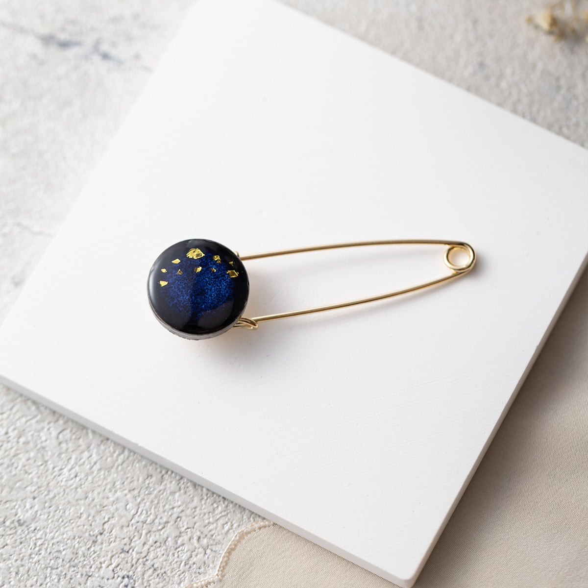 美濃焼陶器 星屑 ピンブローチ｜藍 | MIKELO（ミケロ）｜陶器アクセサリー