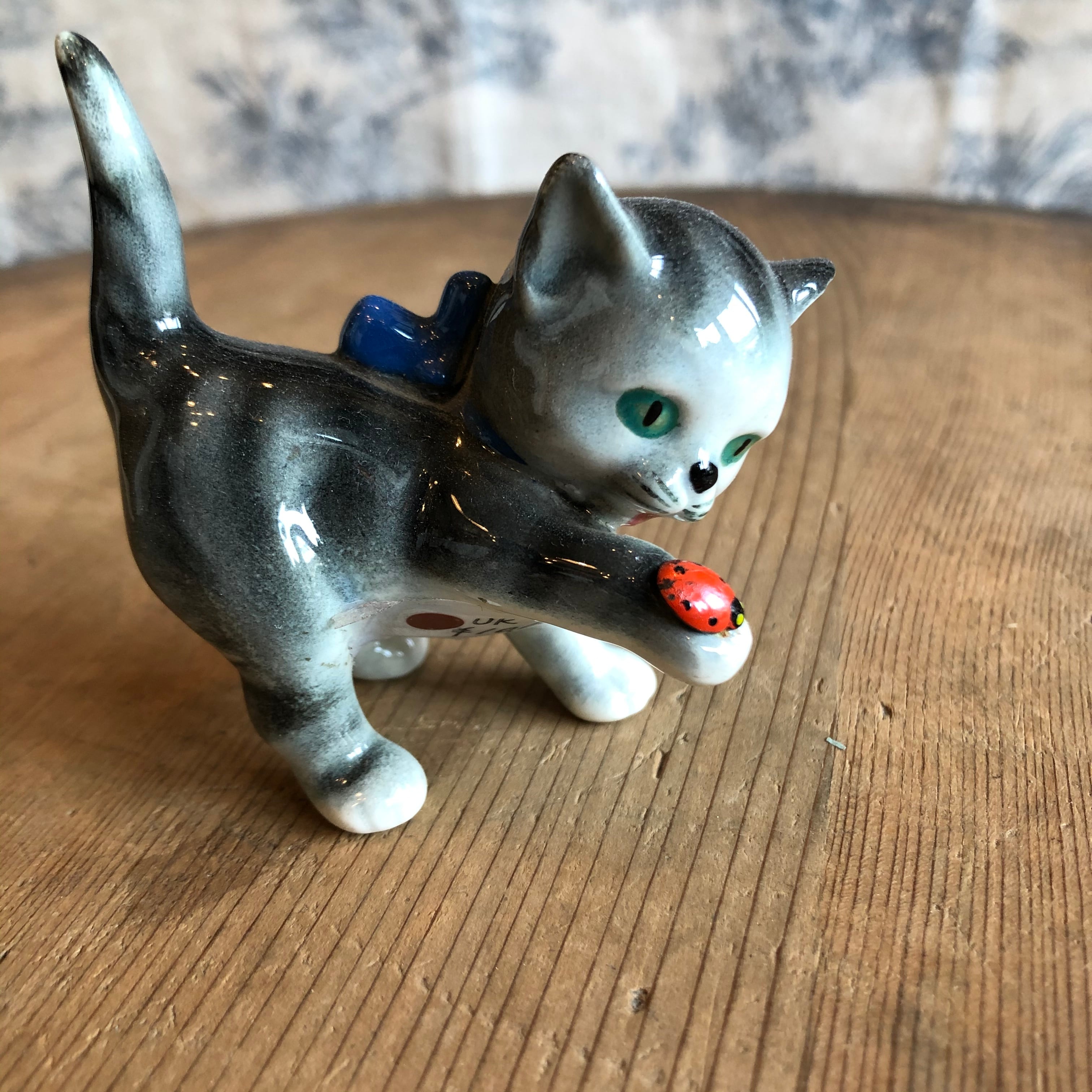 Vintage】てんとう虫と猫① | Re-SHOP