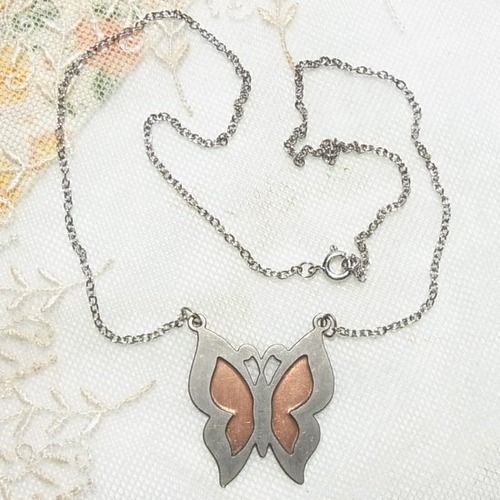 蝶々のペンダントネックレス　コスチュームジュエリーのセール通販  9613N