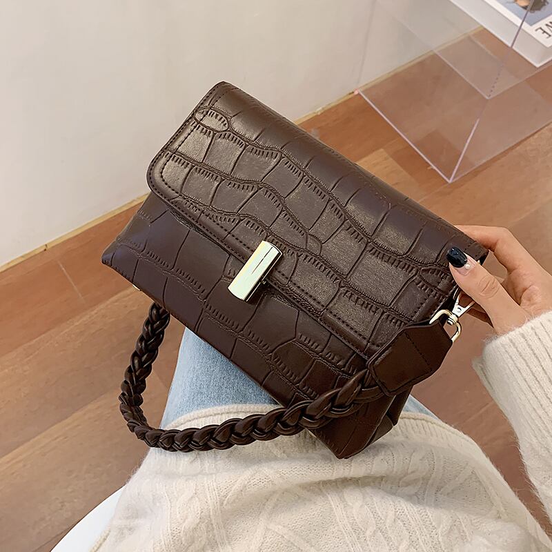 レッド スクウェア 手作りハンドバック80086842442