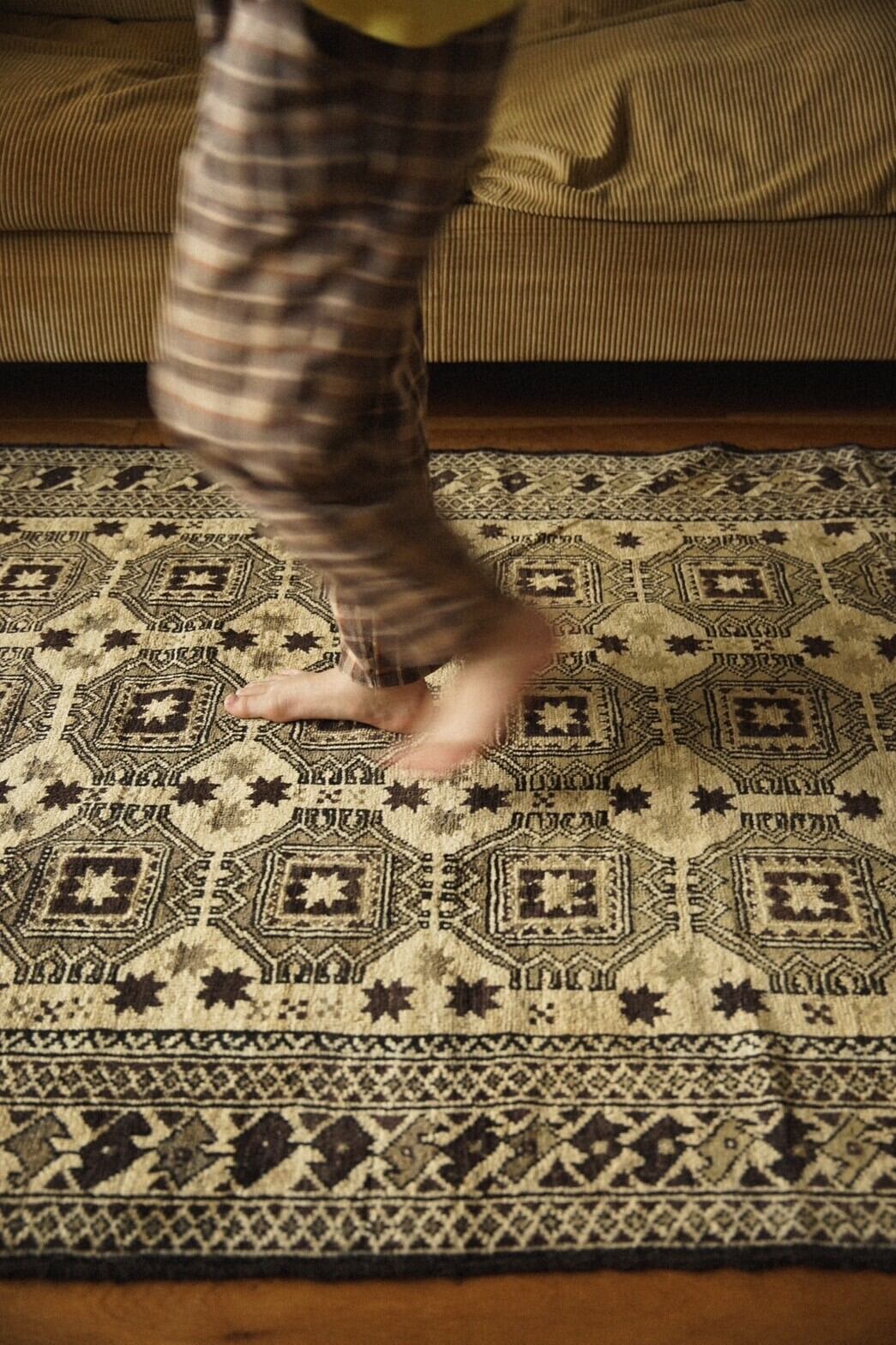 1146-Semi Antique Baluch rug