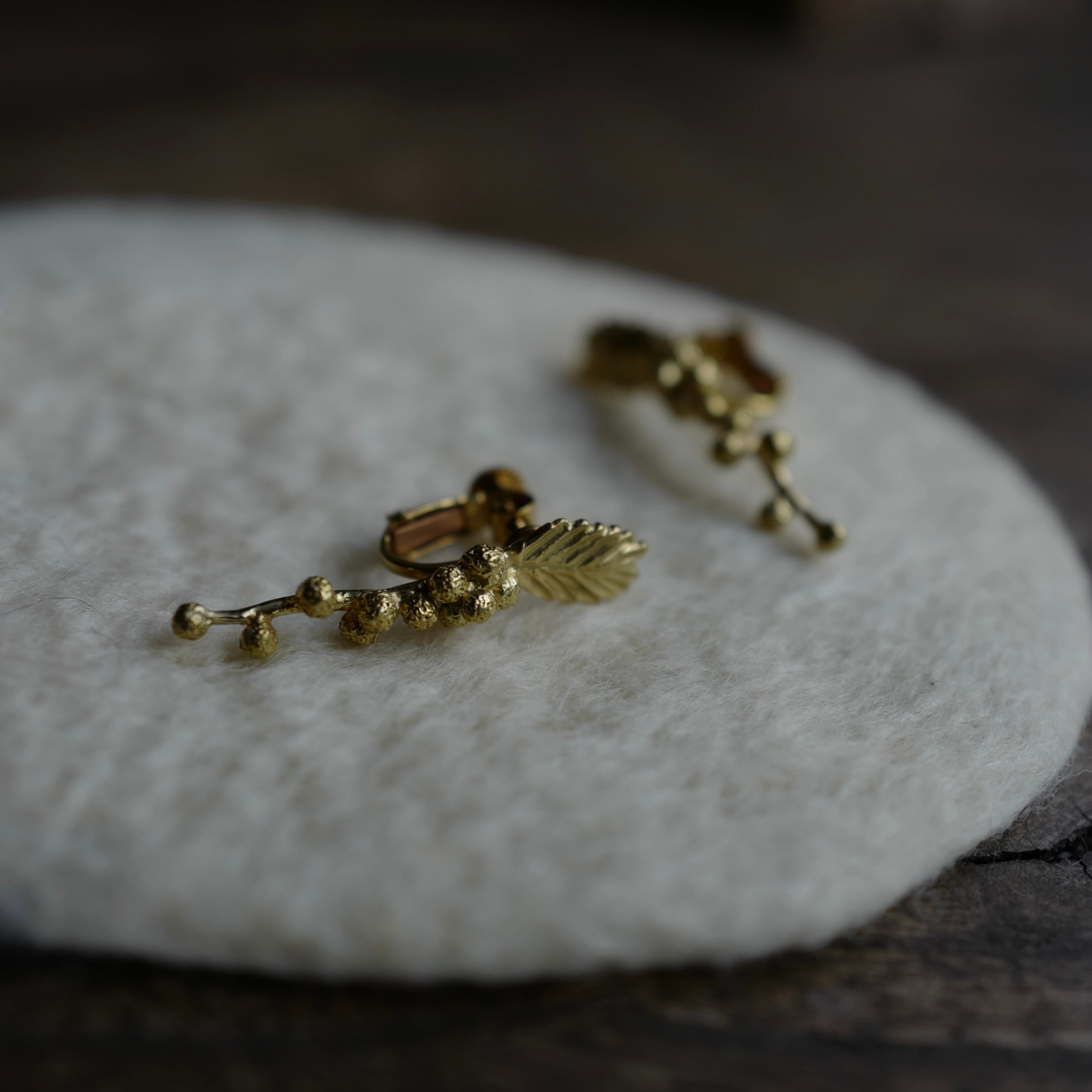 Nakamura Nazuki Accessory｜earring ミモザ（brass） | robin ASO