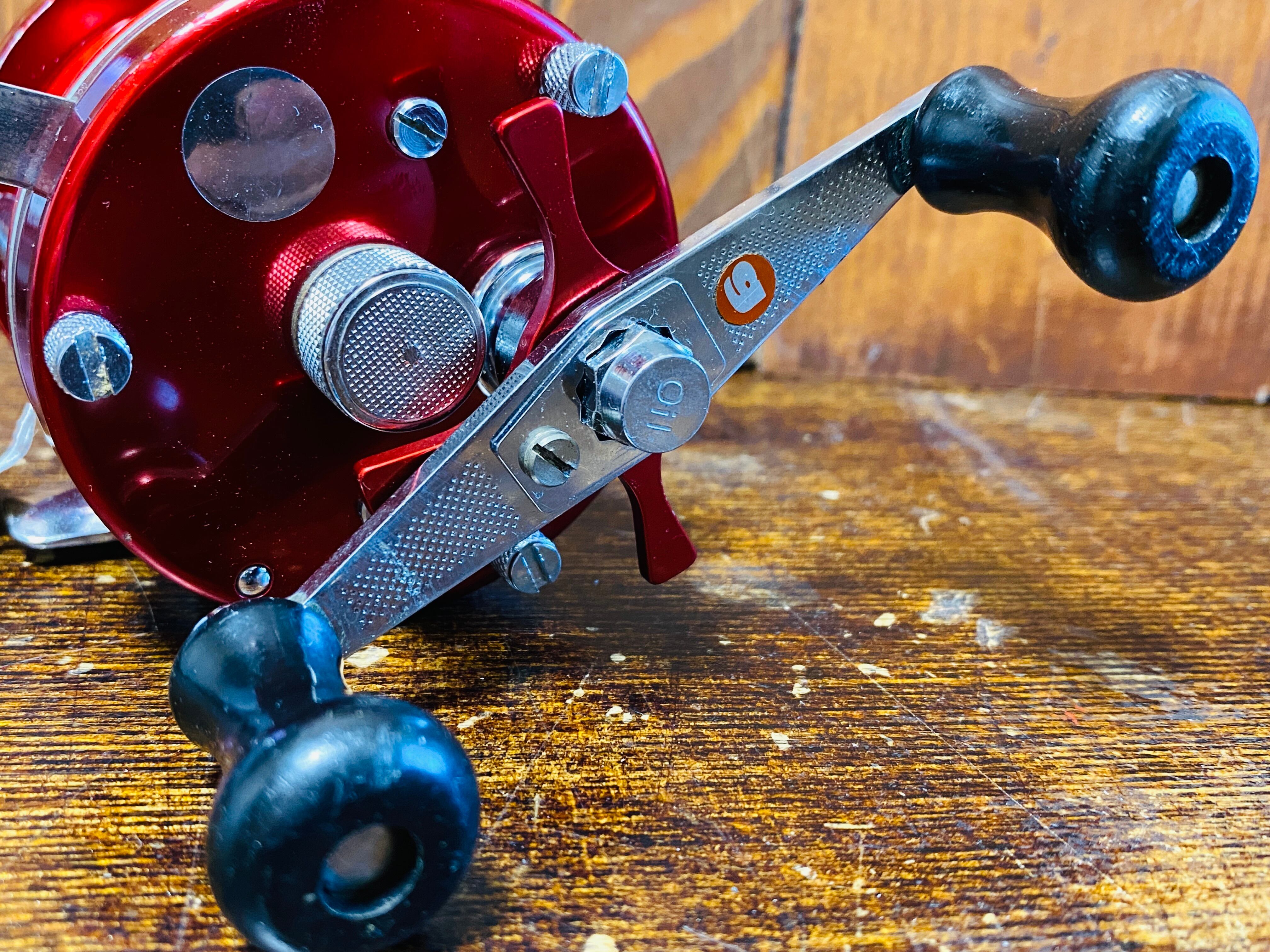 1980年製 ABU Ambassadeur 5500 Red #800201 [5733] | Tackleshop GTA