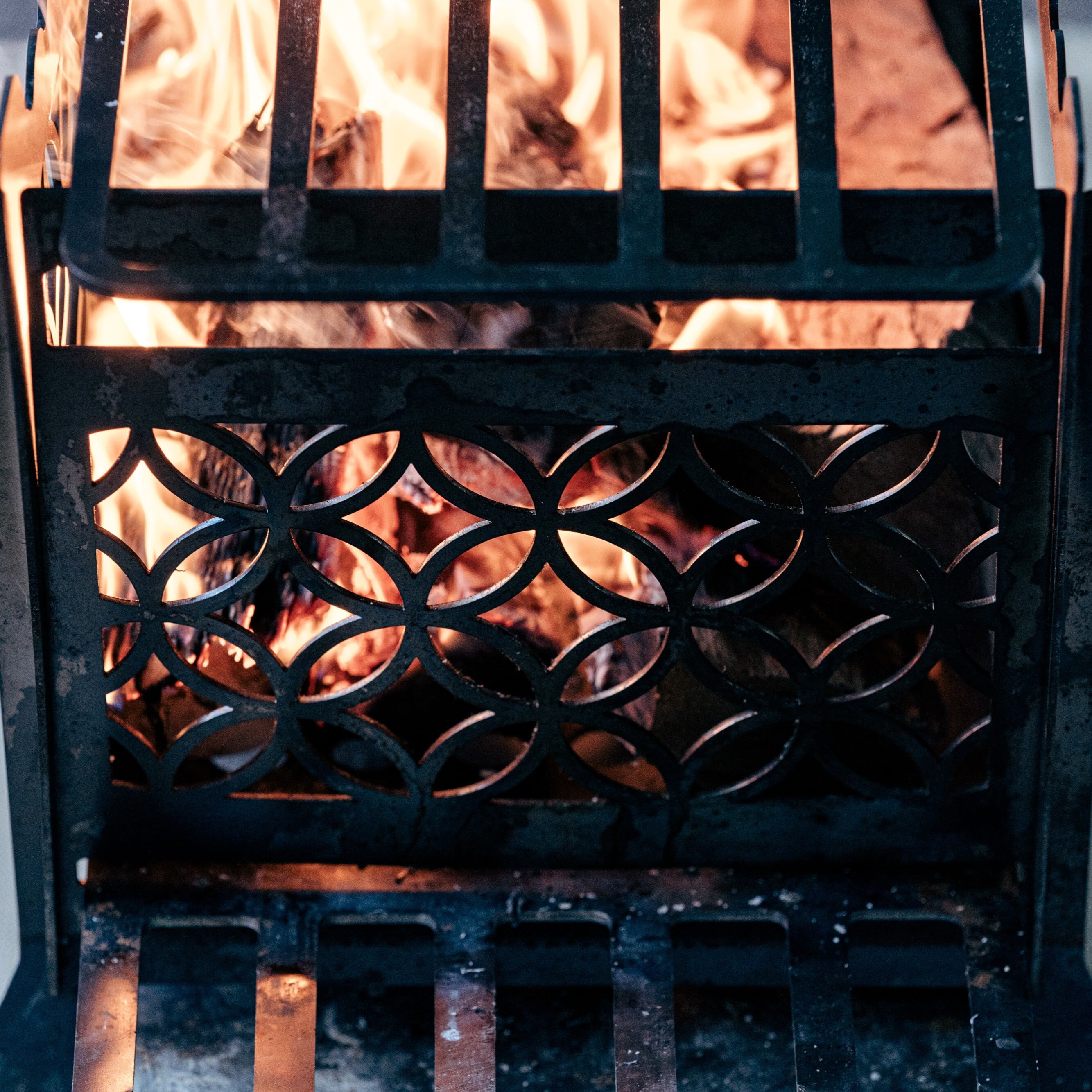 SHIPPO FIREPIT｜名入れ無料の鉄製焚き火台 | ASOBIBA