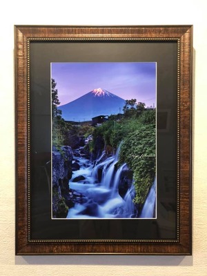 幻想的な滝の光景　富士山写真＜A3ノビサイズ＞オリジナル額