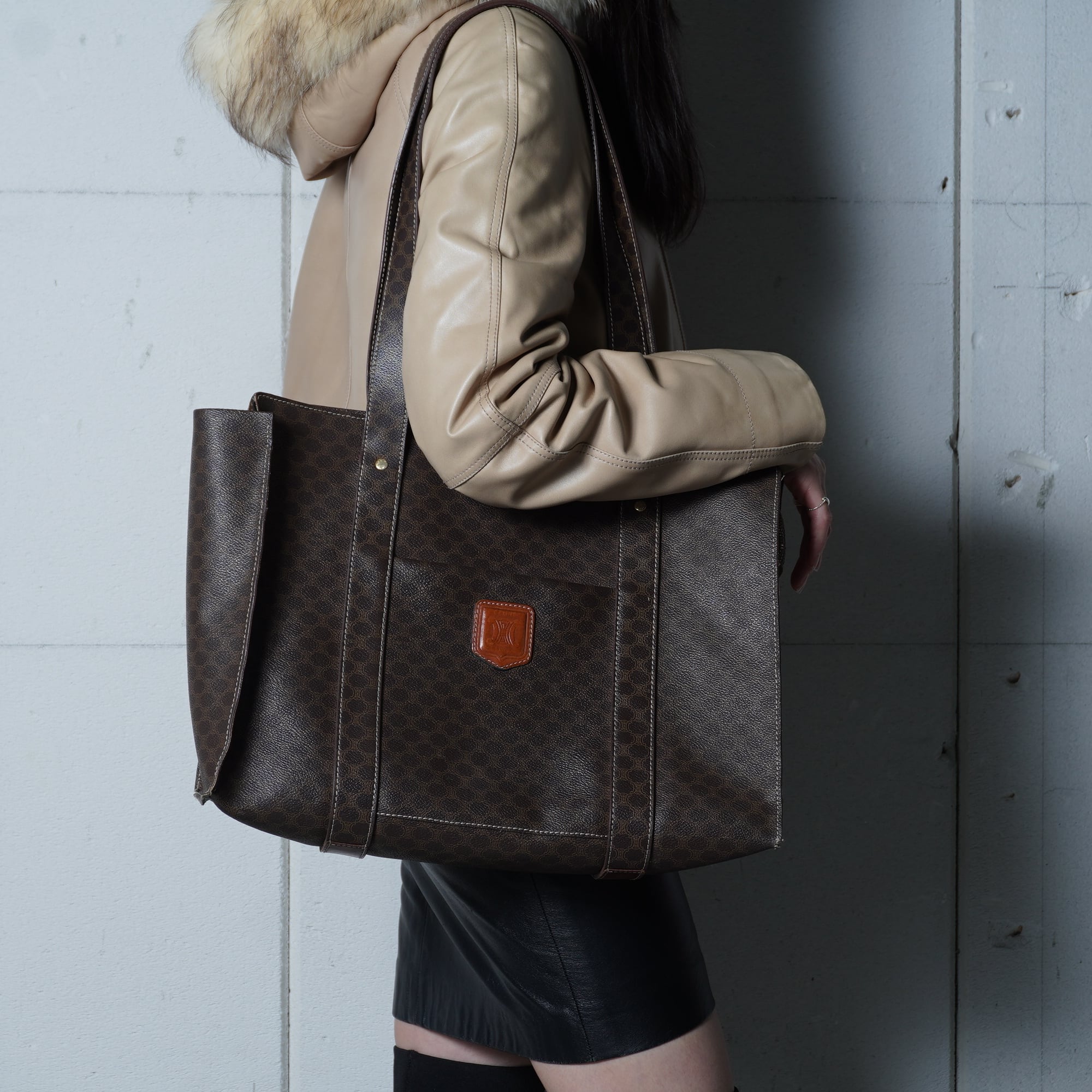 CELINE】セリーヌ ”トリオンフロゴ” マカダム柄レザートートバッグ