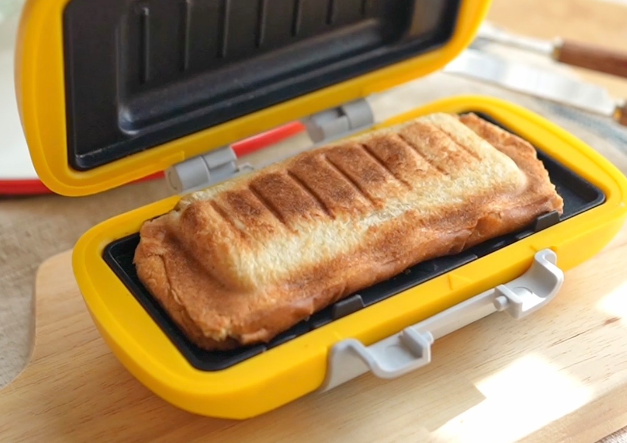 電子レンジで焼ける ハーフホットサンドメーカー