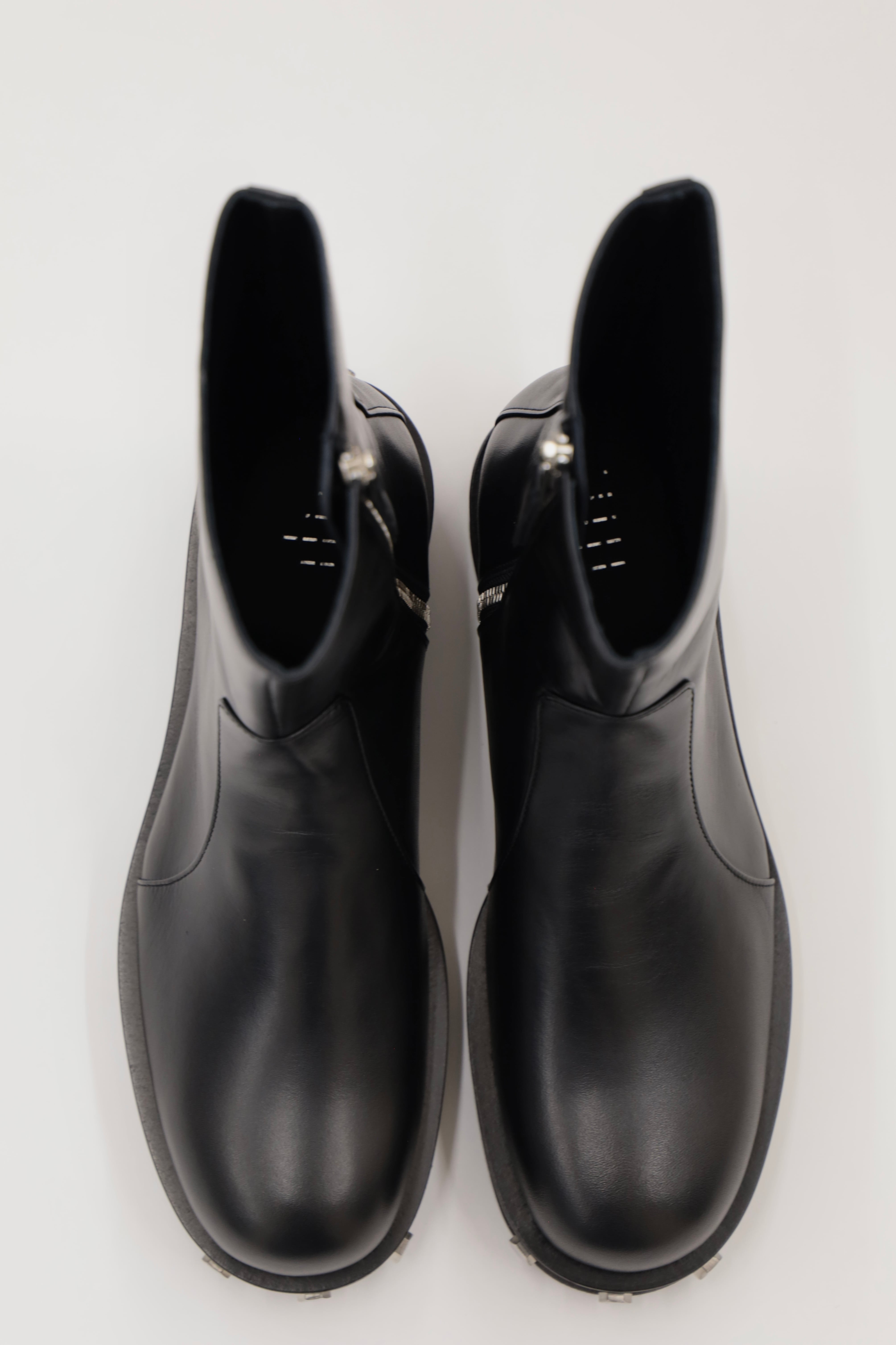 BLACK ASTRO ZIP BOOTS | OUAT