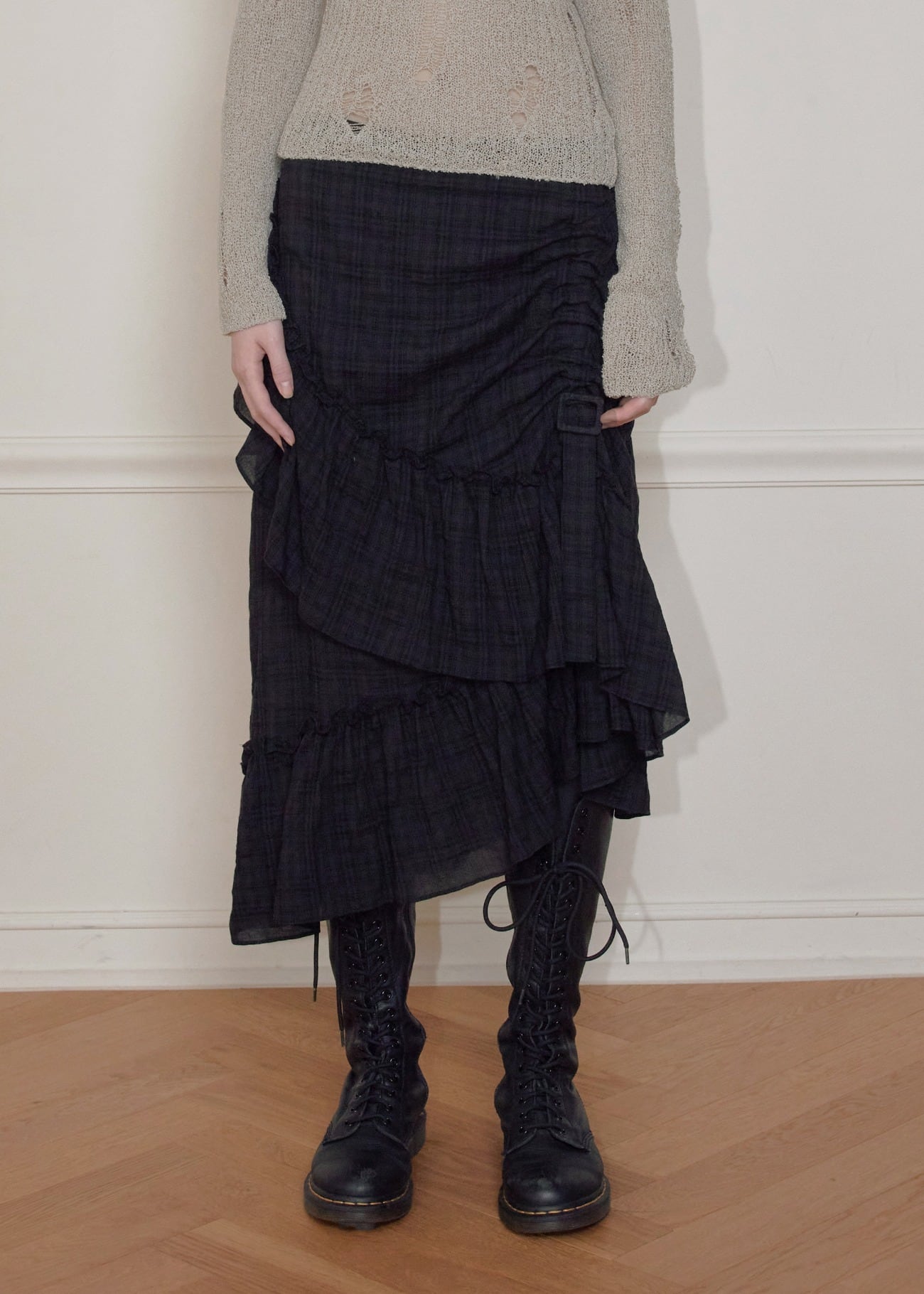 BOHEMSEO] DRAPED FRILL STRAP SKIRT, BLACK 正規品 韓国ブランド 韓国